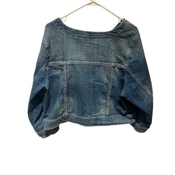 Torrid first at fit ladies collarless collar denim jacket SZ 3  button Jean. - Picture 4 of 16